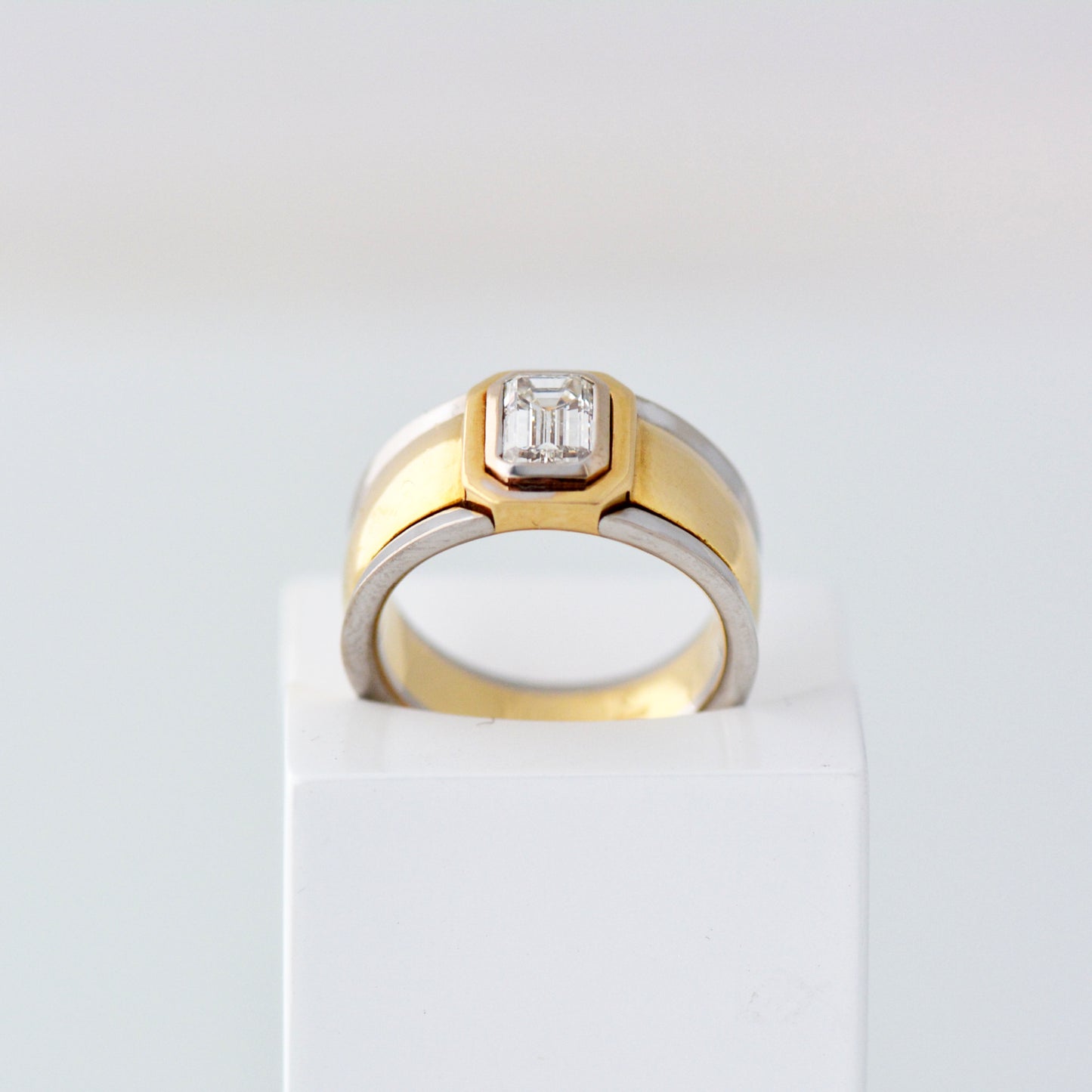 Bicolor Diamond Ring