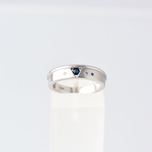 White Gold Ring with Sapphire