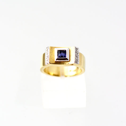 Ring with Iolite